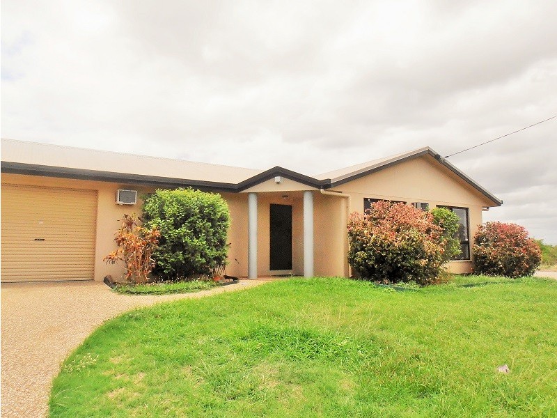 2 Bellamy Street, Rasmussen QLD 4815