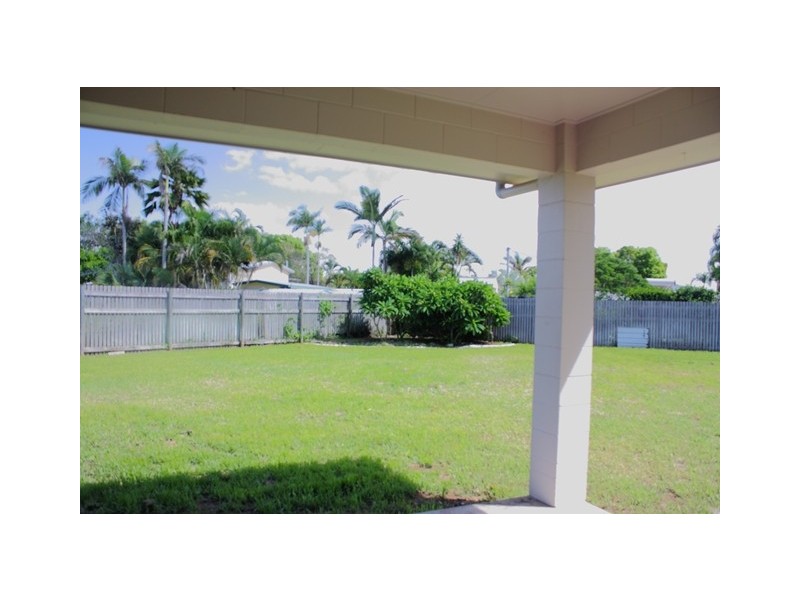 19 Moor Court, Kelso QLD 4815