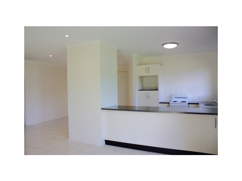 19 Moor Court, Kelso QLD 4815