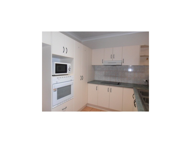 4/17 Canterbury Road, Kirwan QLD 4817