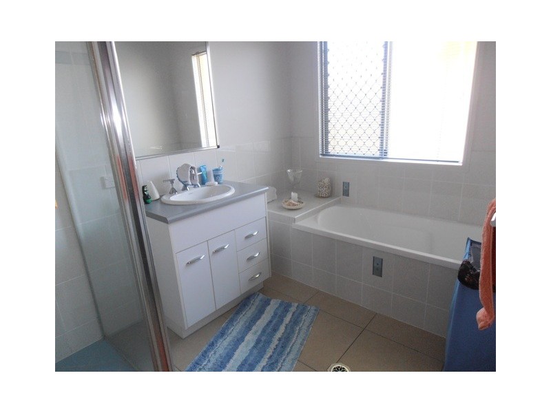 11 Shutehaven Circuit, Bushland Beach QLD 4818