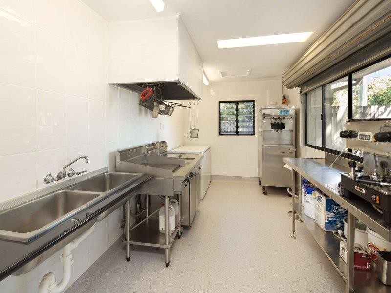 41 Reef Street, Saunders Beach QLD 4818