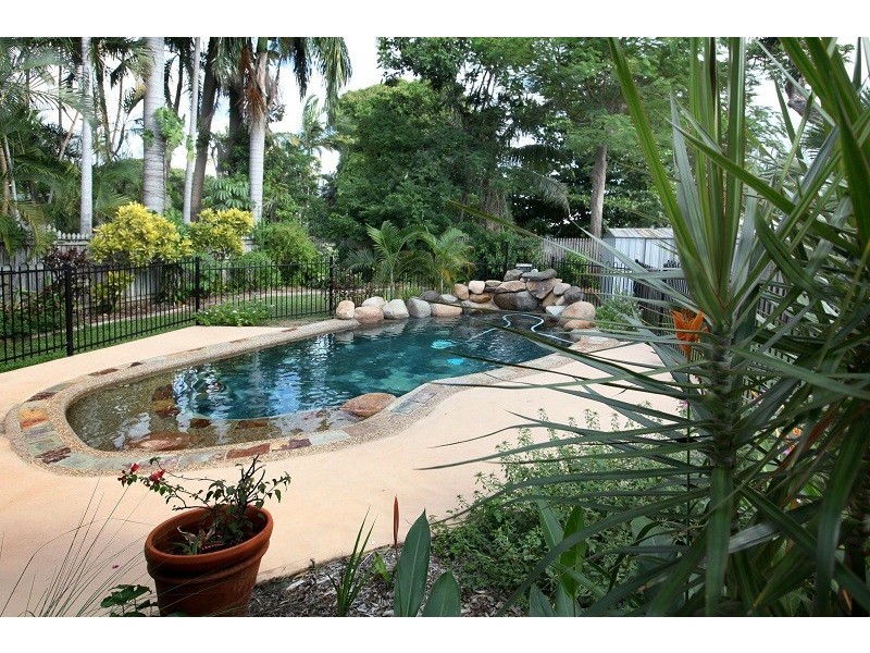 12 Garrick Street, West End QLD 4810