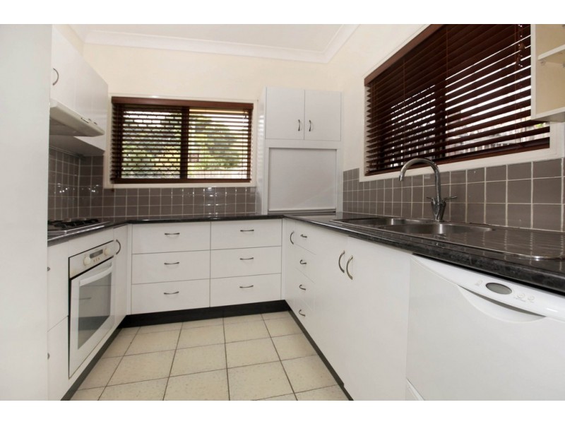 12 Garrick Street, West End QLD 4810