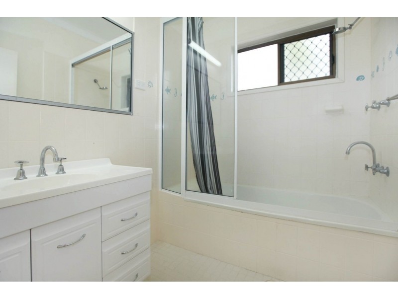 12 Garrick Street, West End QLD 4810