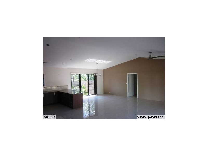 8 York Court, Magnetic Island QLD 4819
