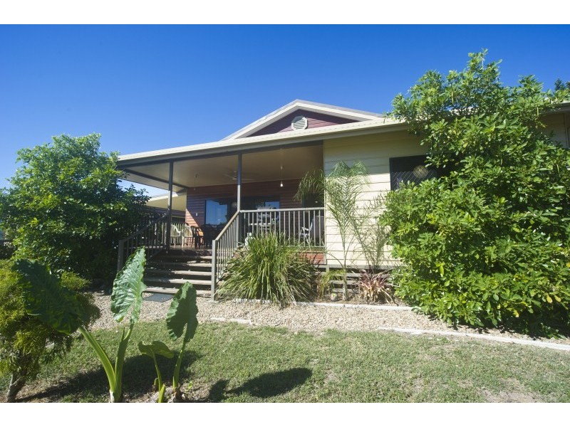 100 Gifford Street HORSESHOE BAY, Magnetic Island QLD 4819