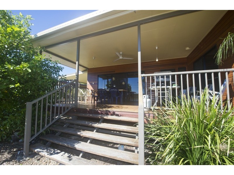 100 Gifford Street HORSESHOE BAY, Magnetic Island QLD 4819