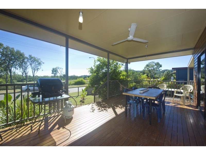 100 Gifford Street HORSESHOE BAY, Magnetic Island QLD 4819