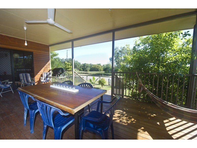 100 Gifford Street HORSESHOE BAY, Magnetic Island QLD 4819