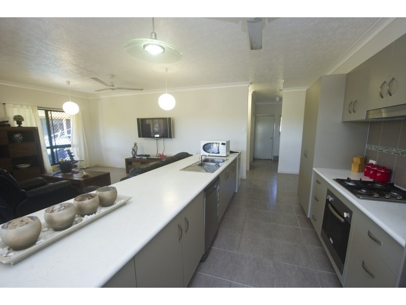 100 Gifford Street HORSESHOE BAY, Magnetic Island QLD 4819