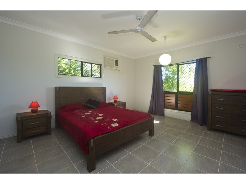 100 Gifford Street HORSESHOE BAY, Magnetic Island QLD 4819