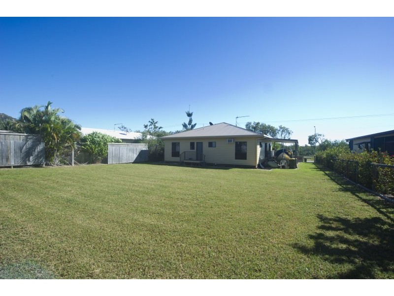 100 Gifford Street HORSESHOE BAY, Magnetic Island QLD 4819