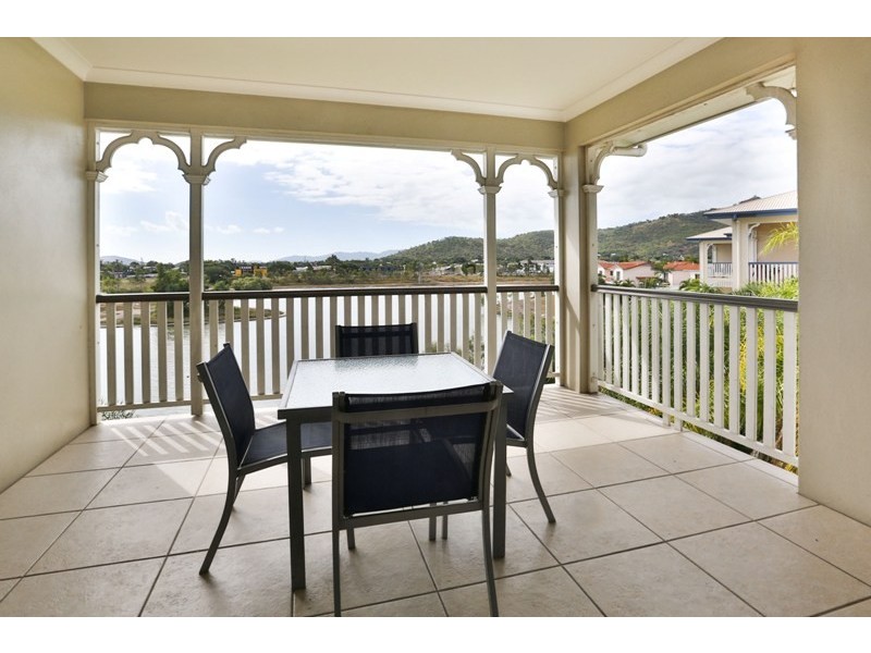 17/18-22 Martinez Avenue, West End QLD 4810