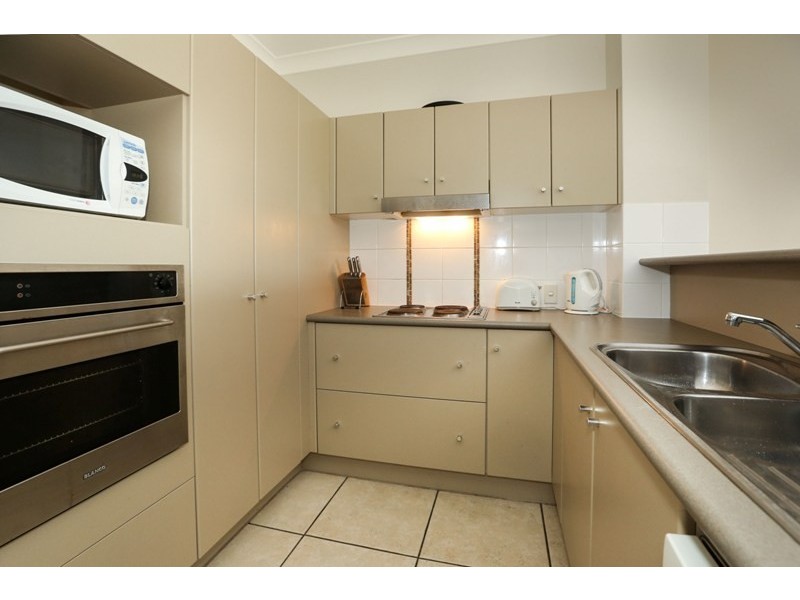 17/18-22 Martinez Avenue, West End QLD 4810