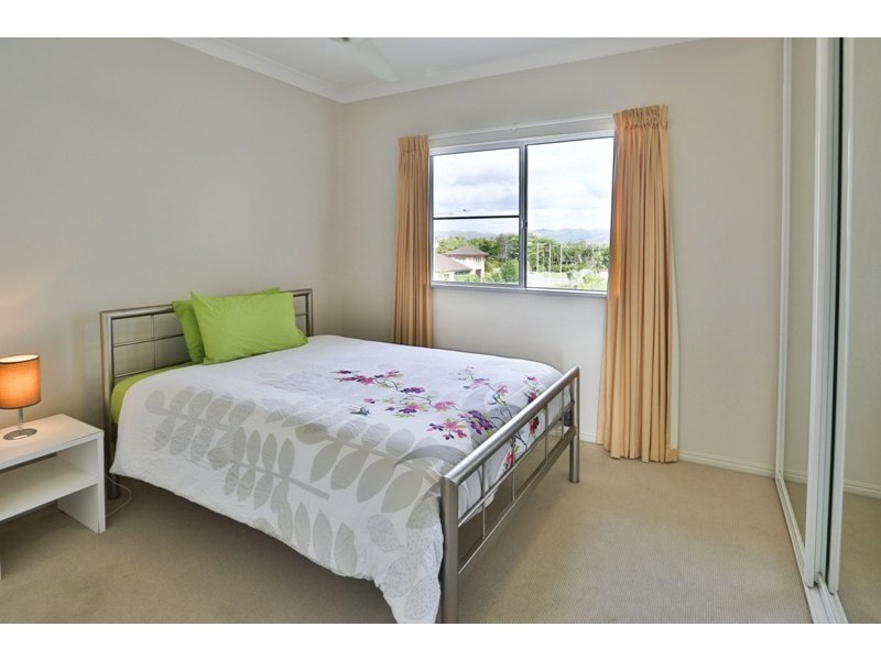 17/18-22 Martinez Avenue, West End QLD 4810