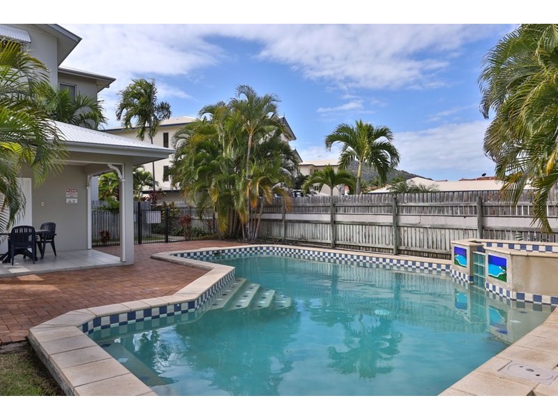 17/18-22 Martinez Avenue, West End QLD 4810