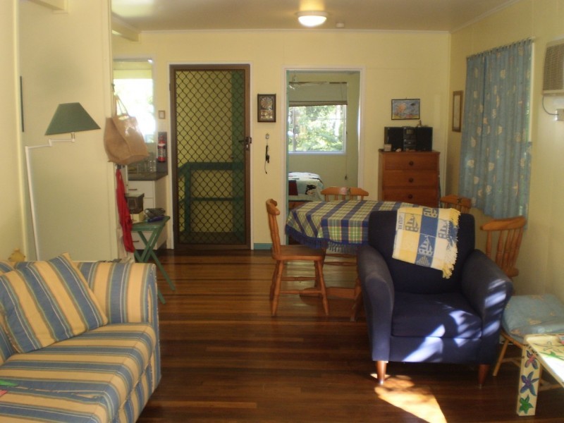 14 McCabe Crescent ARCADIA, Magnetic Island QLD 4819