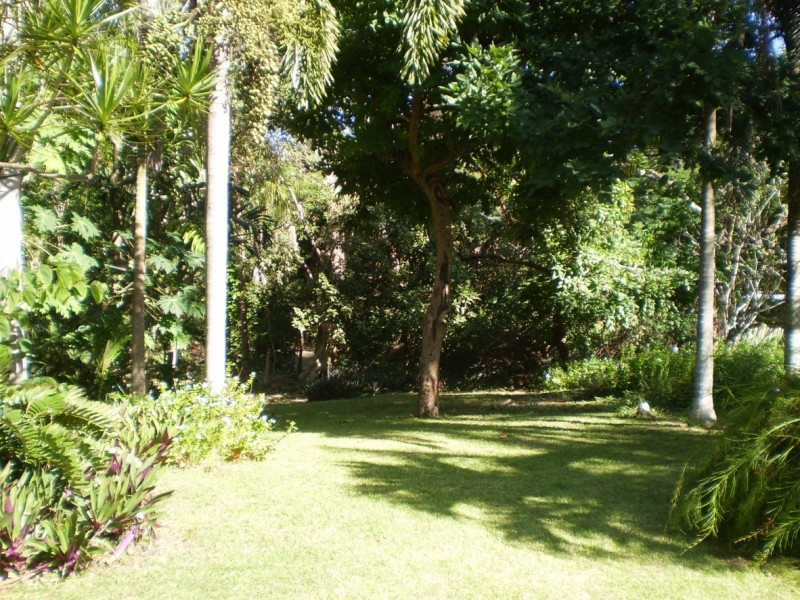 14 McCabe Crescent ARCADIA, Magnetic Island QLD 4819