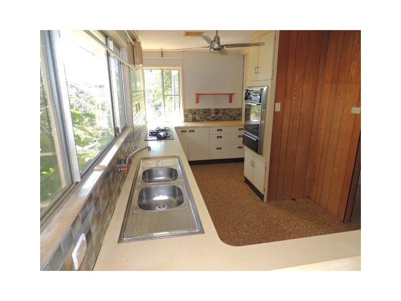 1 Cay Street, Saunders Beach QLD 4818