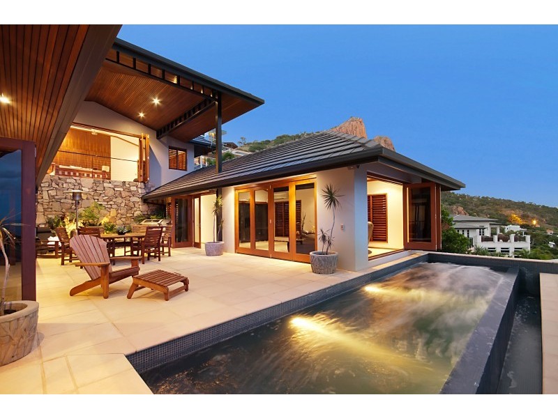 10 Stanton Terrace, Townsville City QLD 4810