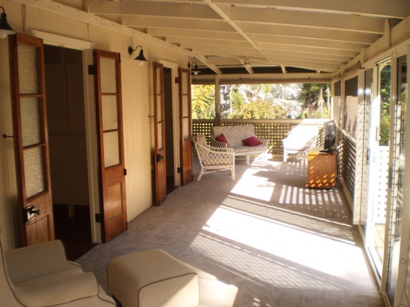 8 Olympus Crescent Arcadia, Magnetic Island QLD 4819