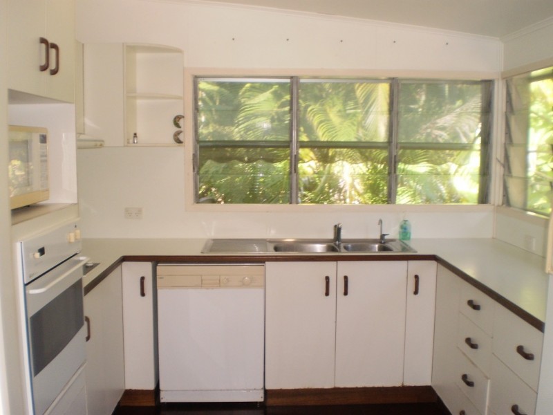 8 Olympus Crescent Arcadia, Magnetic Island QLD 4819