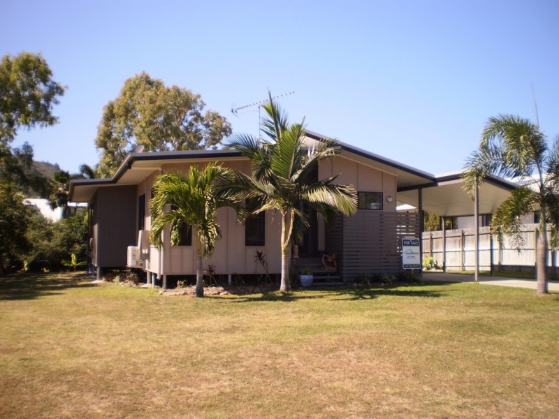 9 Sandals Boulevard HORSESHOE BAY, Magnetic Island QLD 4819