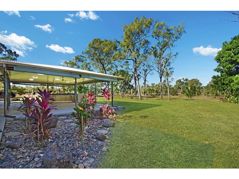 1 Benalla Road, Oak Valley QLD 4811