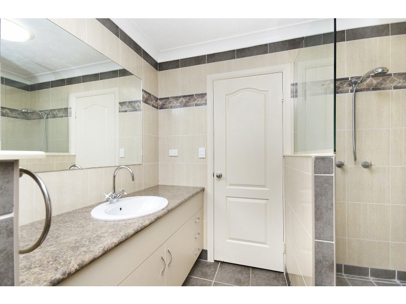 1 Benalla Road, Oak Valley QLD 4811