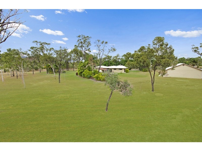 1 Benalla Road, Oak Valley QLD 4811