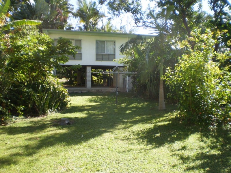 25 Barbarra Street PICNIC BAY, Magnetic Island QLD 4819