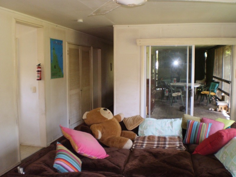 25 Barbarra Street PICNIC BAY, Magnetic Island QLD 4819