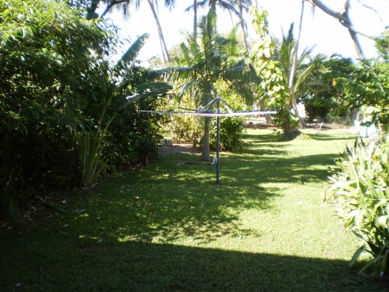 25 Barbarra Street PICNIC BAY, Magnetic Island QLD 4819