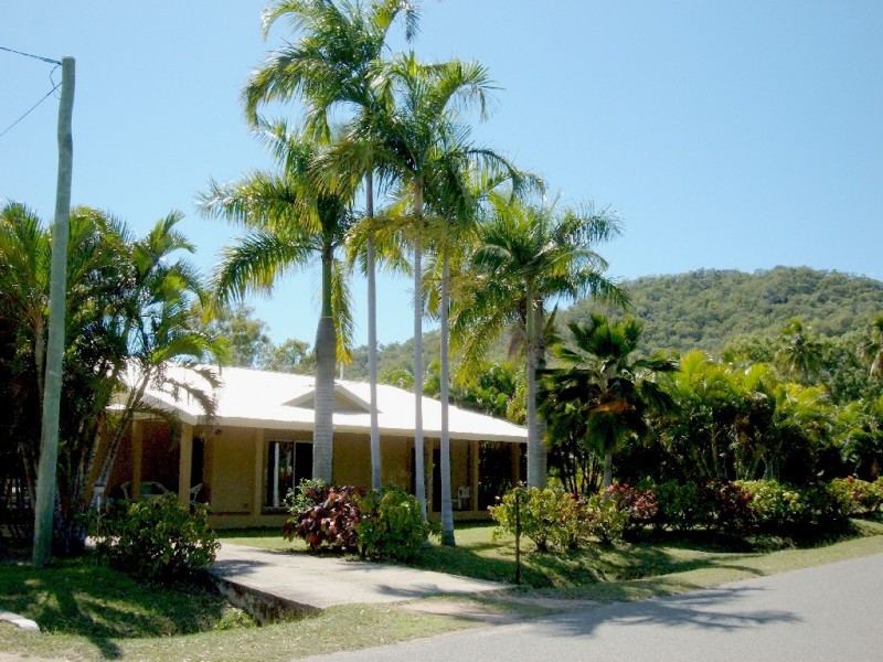 33 Apjohn Street Horseshoe Bay, Magnetic Island QLD 4819