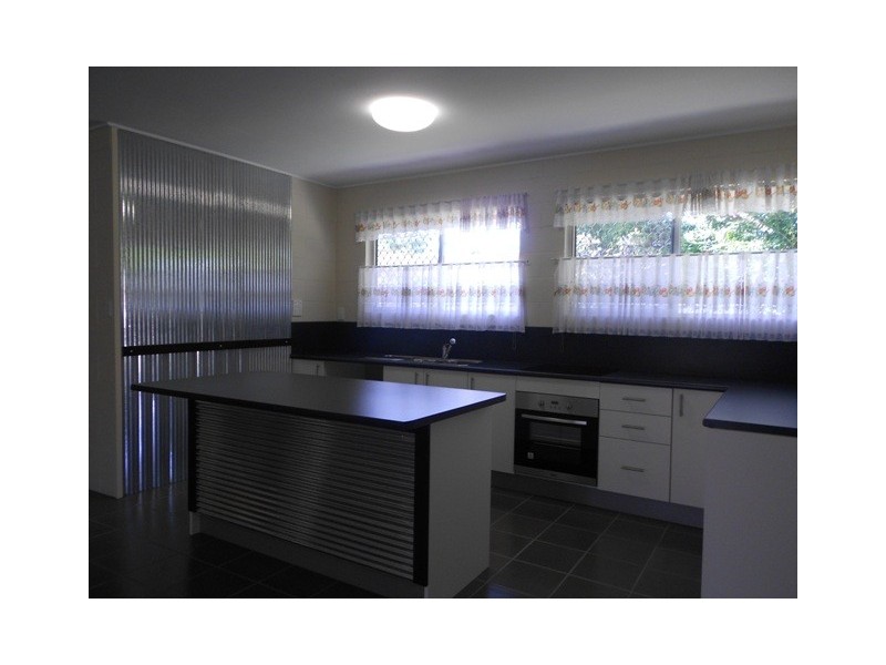 6 Lumeah St, Cranbrook QLD 4814