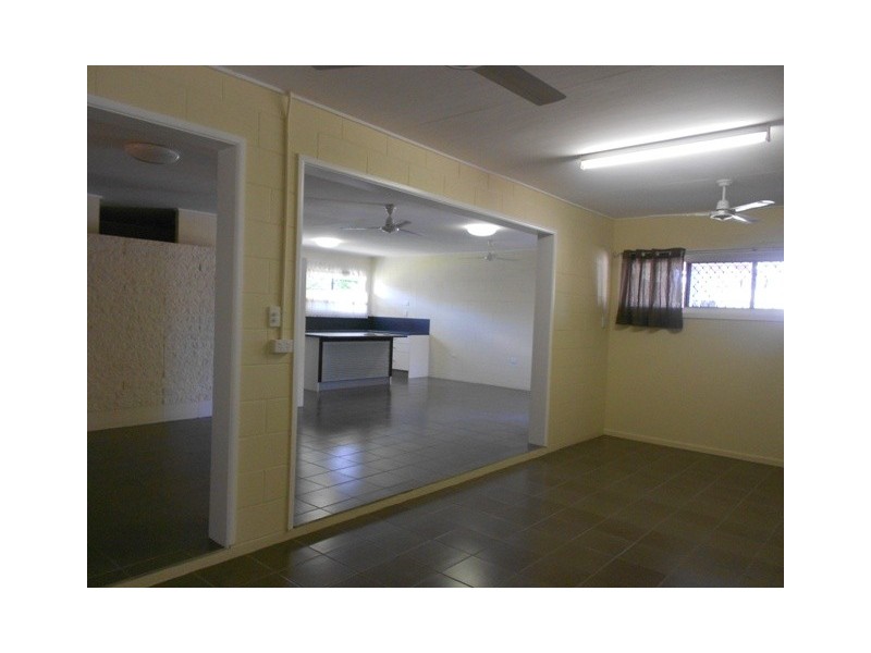 6 Lumeah St, Cranbrook QLD 4814