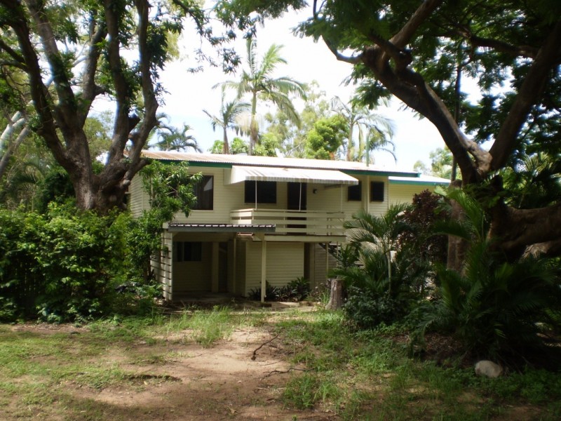 51 Barbarra Street PICNIC BAY, Magnetic Island QLD 4819