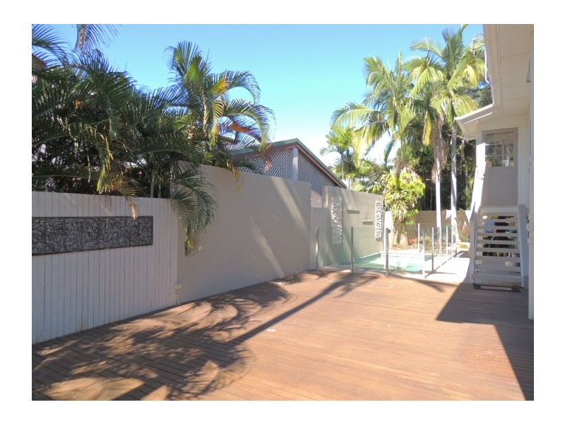 11 Bishop, Belgian Gardens QLD 4810