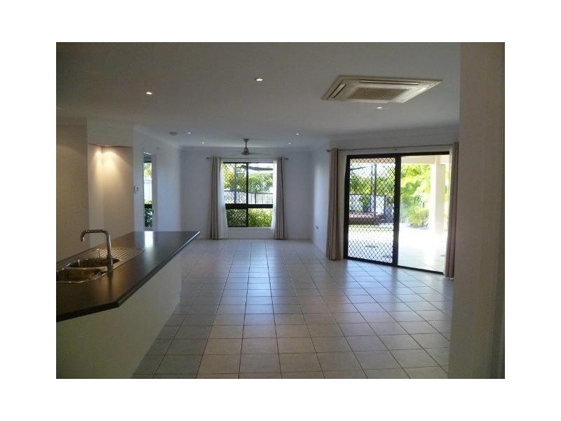 14 Kosciusko Way, Mount Louisa QLD 4814