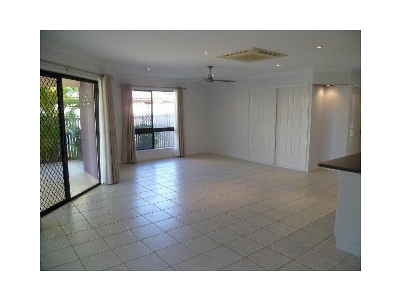 14 Kosciusko Way, Mount Louisa QLD 4814