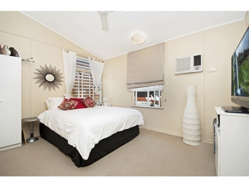 76 Hammett Street, Currajong QLD 4812