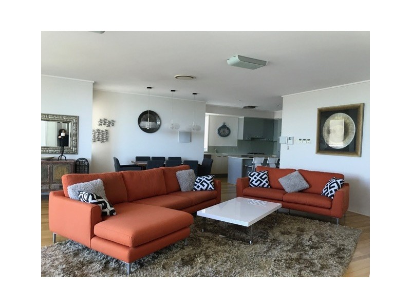 210/72-74 THE STRAND, North Ward QLD 4810