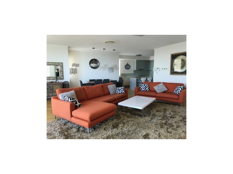 210/72-74 THE STRAND, North Ward QLD 4810