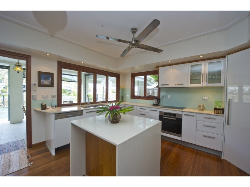 3B Terrace Place Nelly Bay, Magnetic Island QLD 4819
