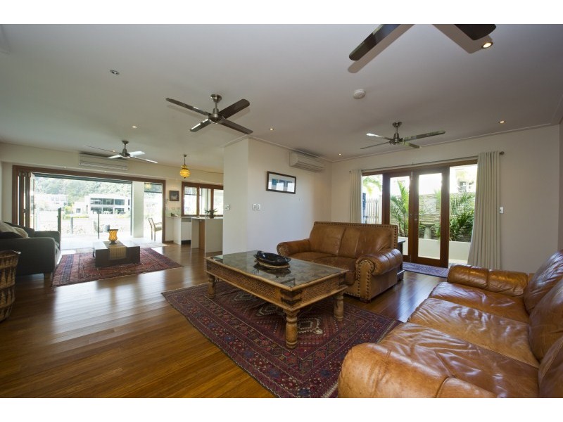 3B Terrace Place Nelly Bay, Magnetic Island QLD 4819