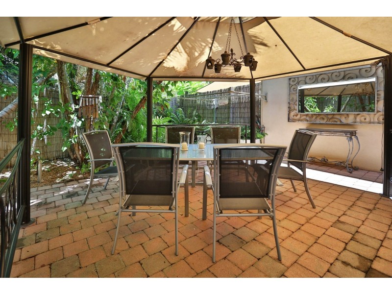 2 / 32 Murray Street, North Ward QLD 4810