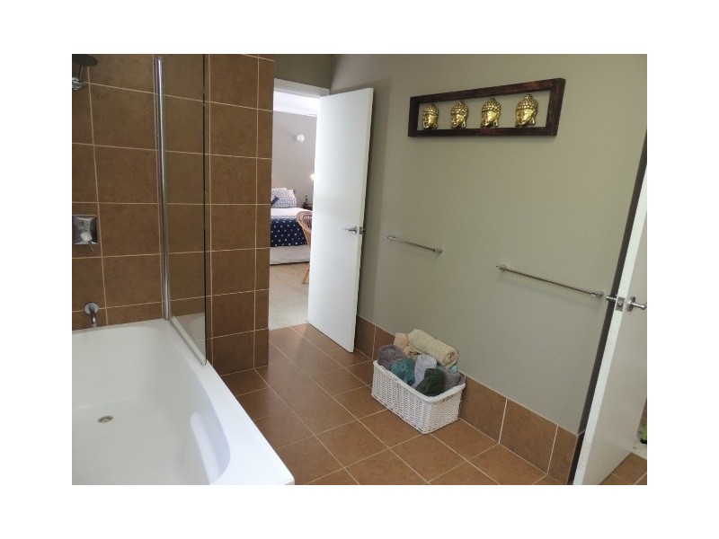 2/106 Mandalay Avenue,, Nelly Bay QLD 4819