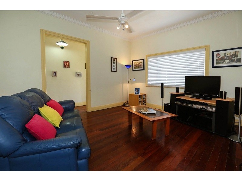 21 Urquhart Street, Currajong QLD 4812