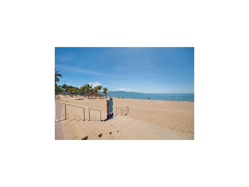 4/118 Cook St, North Ward QLD 4810